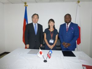 Signature d'un accord de don entre l'ambassade du Japon en Haïti et l'ONG japonaise, PEACE WINDS JAPAN